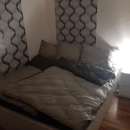 Prague Apartment In Most Near Golf Club, Aqua-Hipo-Autodrom In 莫斯特 外观 照片