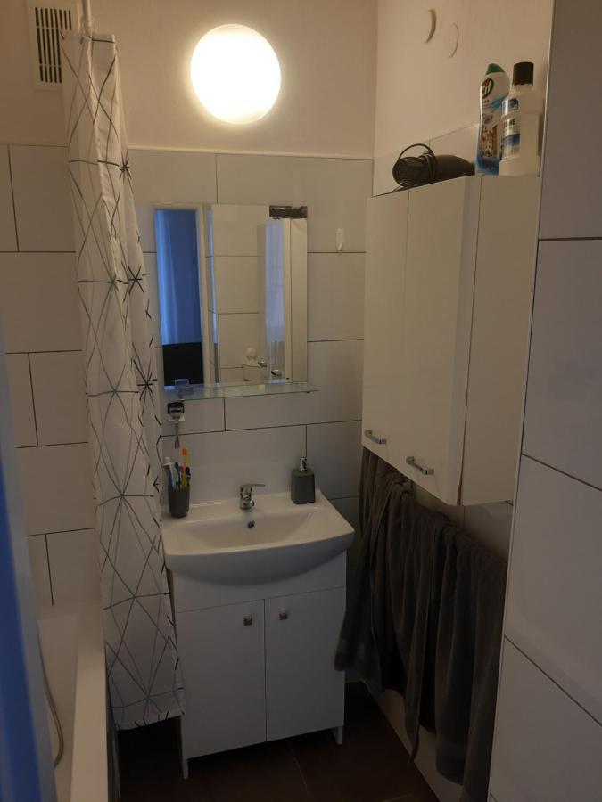 Prague Apartment In Most Near Golf Club, Aqua-Hipo-Autodrom In 莫斯特 外观 照片