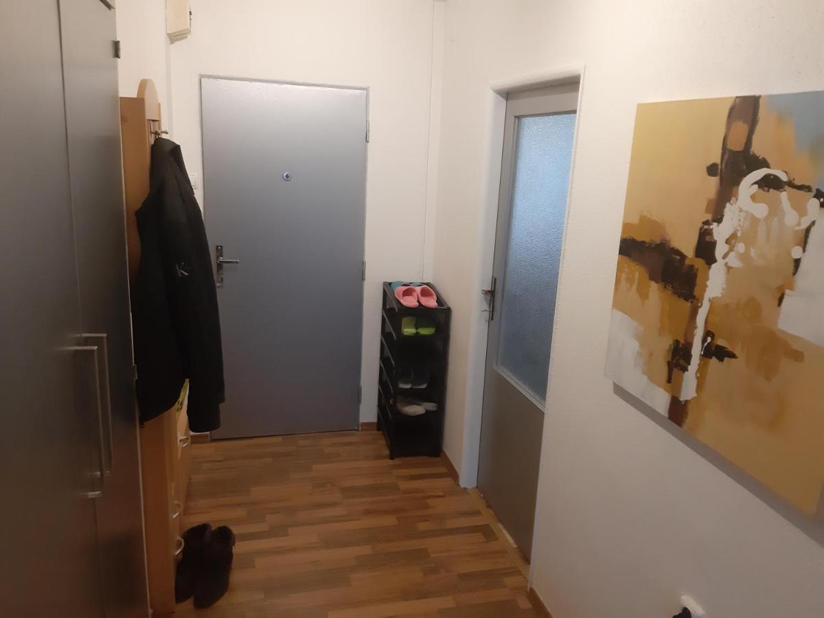 Prague Apartment In Most Near Golf Club, Aqua-Hipo-Autodrom In 莫斯特 外观 照片